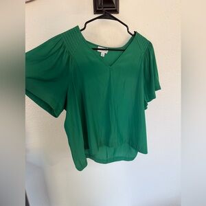 Evereve Emerald V-Neck Flutter Sleeve Blouse